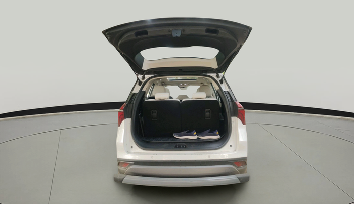 2025 Mahindra XUV700 AX 7 D AT 7 STR, Diesel, Automatic, 7,611 km, exterior