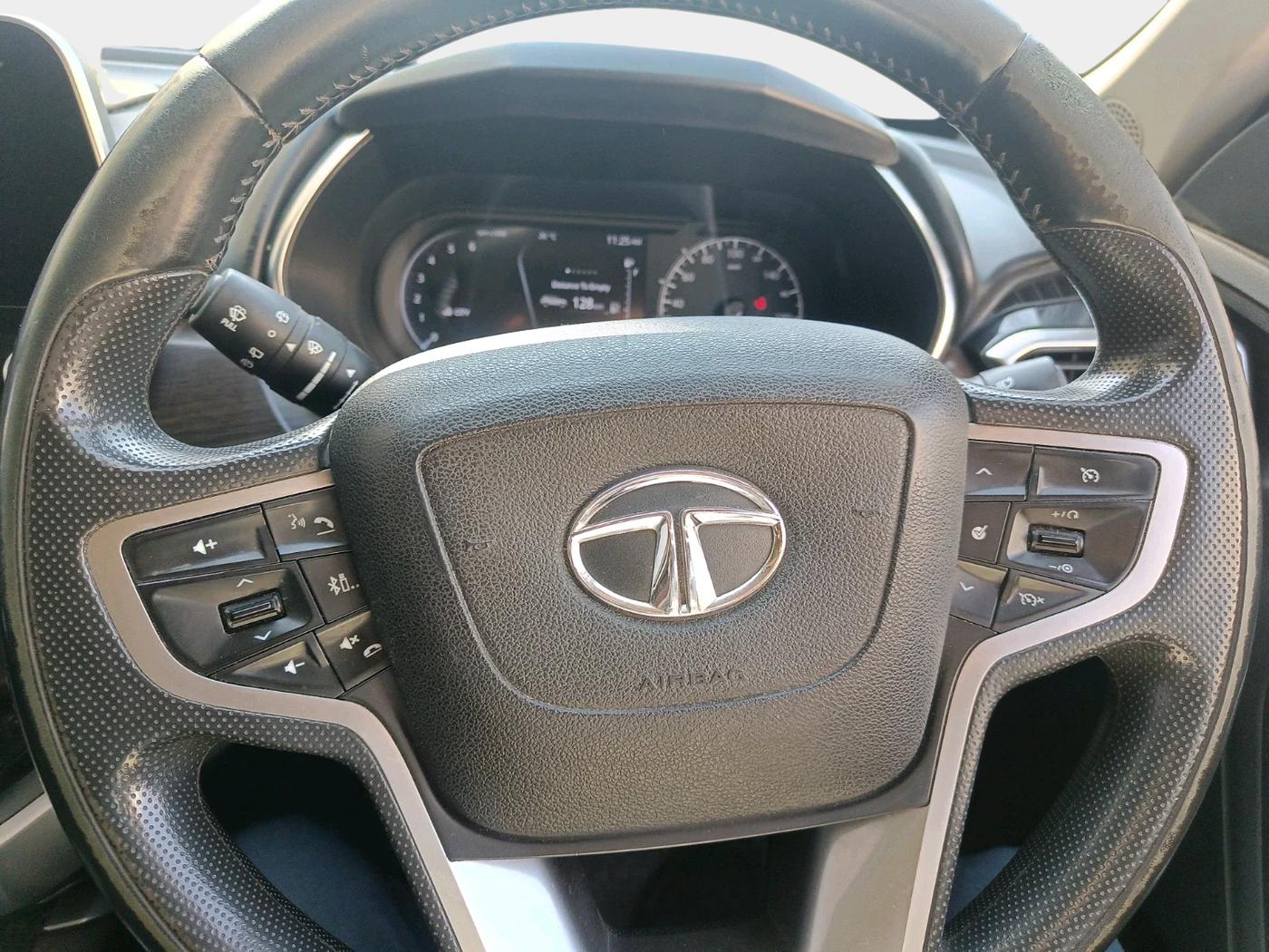 2019 Tata Harrier XZ 2.0L, Diesel, Manual, 1,11,708 km, interior