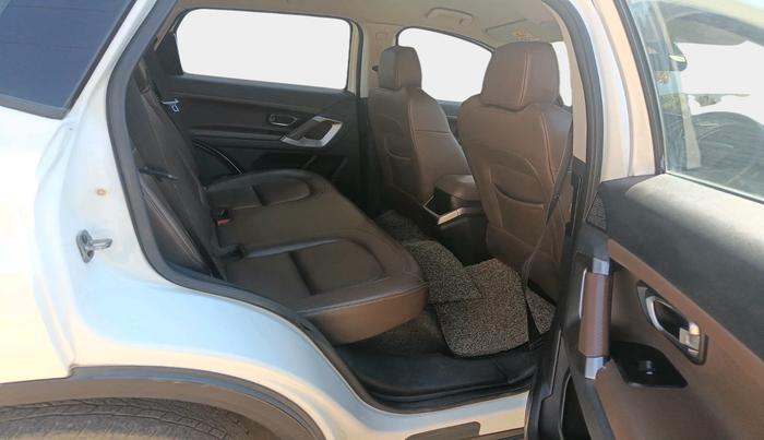 2019 Tata Harrier XZ 2.0L, Diesel, Manual, 1,11,708 km, interior