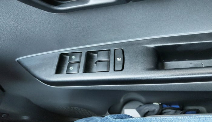 2019 Mahindra KUV 100 NXT K4+ D 6 STR, Diesel, Manual, 75,817 km, interior