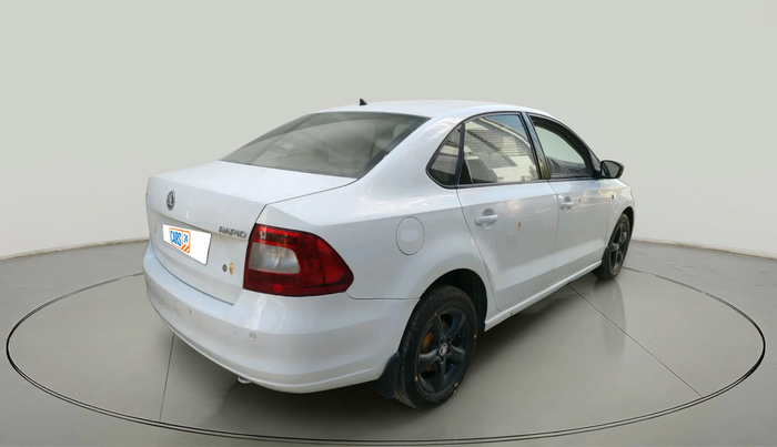 2014 Skoda Rapid ELEGANCE 1.6 TDI CR MT, Diesel, Manual, 1,00,196 km, exterior