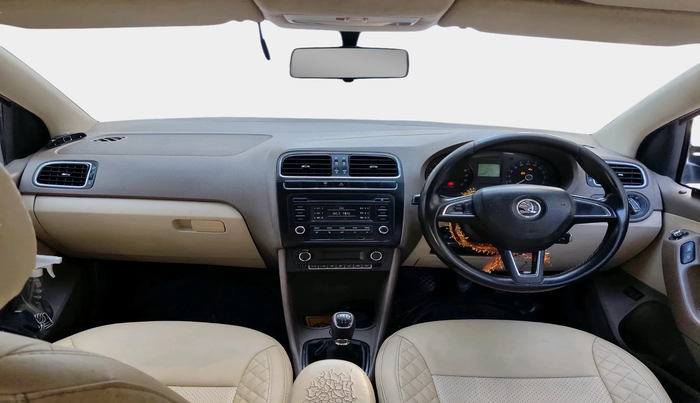 2014 Skoda Rapid ELEGANCE 1.6 TDI CR MT, Diesel, Manual, 1,00,196 km, interior