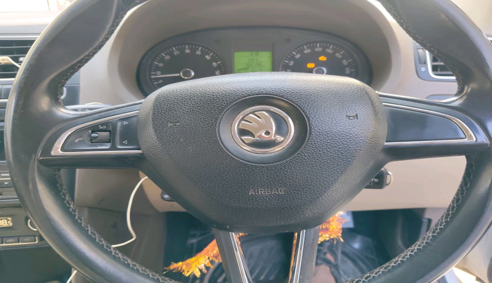 2014 Skoda Rapid ELEGANCE 1.6 TDI CR MT, Diesel, Manual, 1,00,196 km, interior