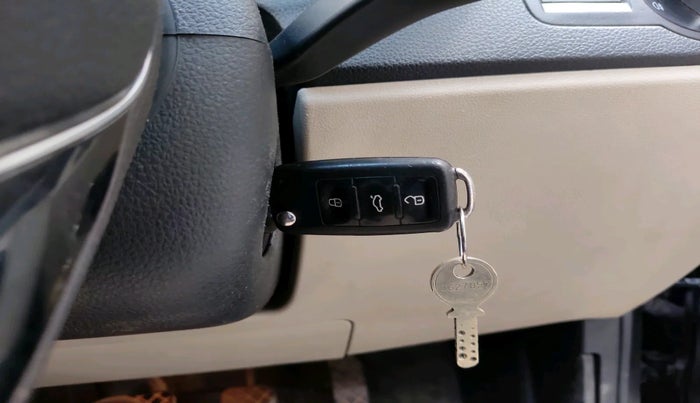 2020 Volkswagen Vento HIGHLINE PLUS 1.0L TSI, Petrol, Manual, 1,30,155 km, interior
