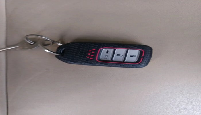 2022 Honda Amaze 1.2L I-VTEC VX CVT, Petrol, Automatic, 18,914 km, interior