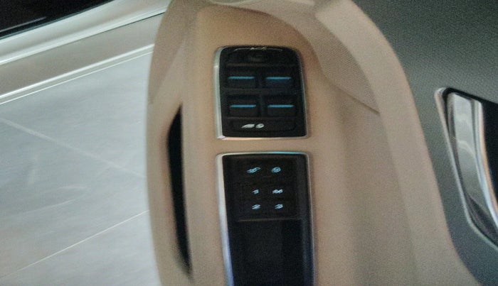 2016 Jaguar XF 2.0 DIESEL PRESTIGE, Diesel, Automatic, 71,719 km, interior