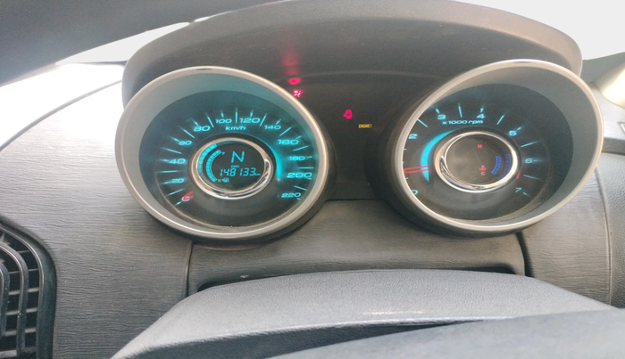 2015 Mahindra XUV500 W10, Diesel, Manual, 1,48,133 km, interior