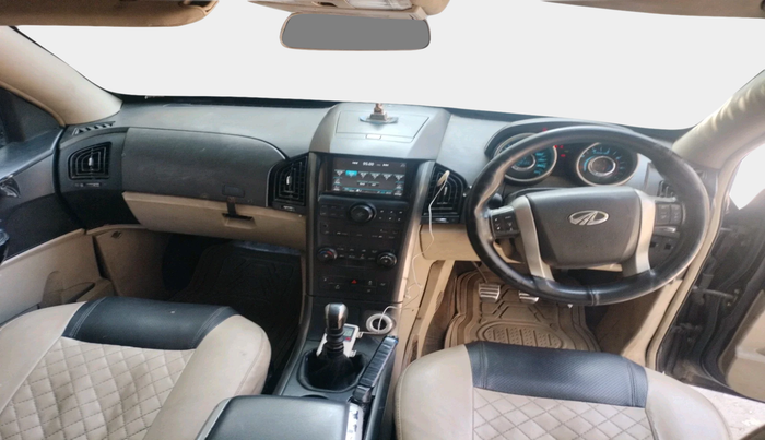 2015 Mahindra XUV500 W10, Diesel, Manual, 1,48,133 km, interior