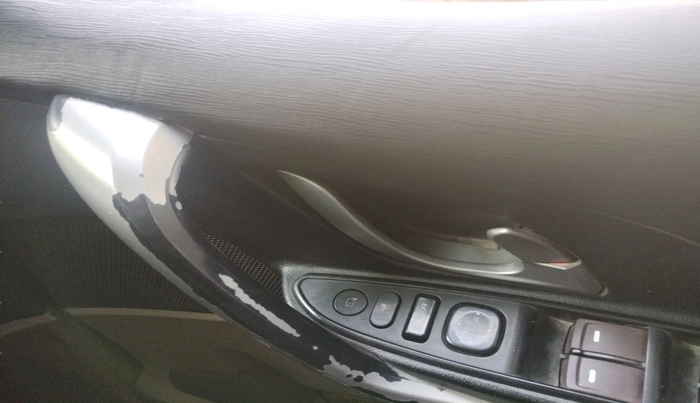 2015 Mahindra XUV500 W10, Diesel, Manual, 1,48,133 km, interior