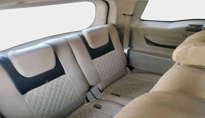 2015 Mahindra XUV500 W10, Diesel, Manual, 1,48,133 km, interior