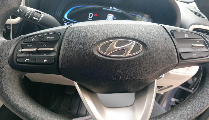 2022 Hyundai VENUE S(O) 1.2, Petrol, Manual, 24,800 km, interior