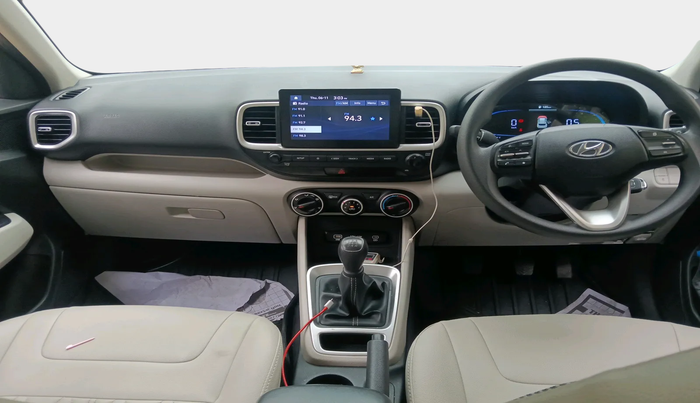 2022 Hyundai VENUE S(O) 1.2, Petrol, Manual, 24,800 km, interior