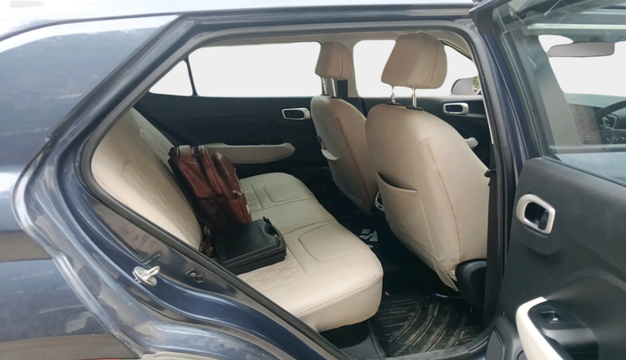 2022 Hyundai VENUE S(O) 1.2, Petrol, Manual, 24,800 km, interior