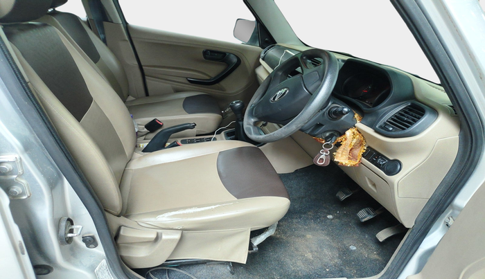 2017 Mahindra TUV300 T4 PLUS, Diesel, Manual, 1,76,135 km, interior