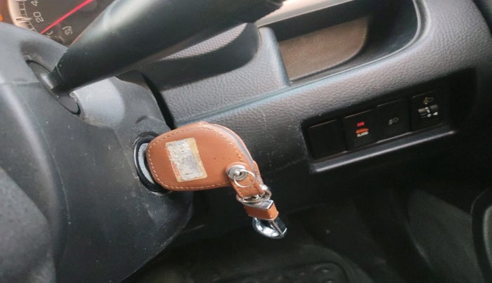 2012 Maruti Swift ZXI, Petrol, Manual, 98,613 km, interior