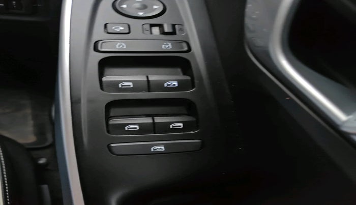 2024 Hyundai ALCAZAR  Signature (O) AE 7Str Diesel AT, Diesel, Automatic, 31,890 km, interior