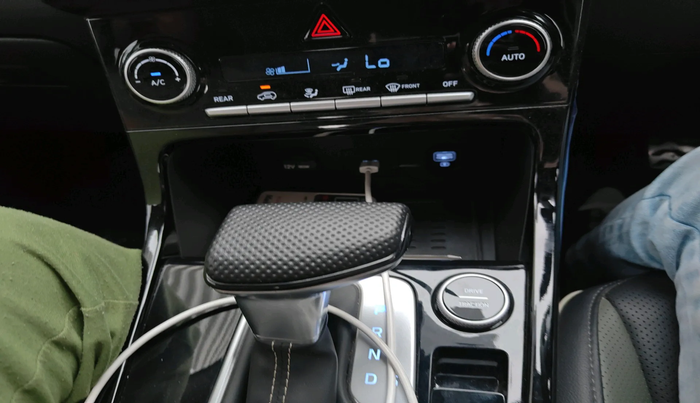 2024 Hyundai ALCAZAR  Signature (O) AE 7Str Diesel AT, Diesel, Automatic, 31,890 km, interior