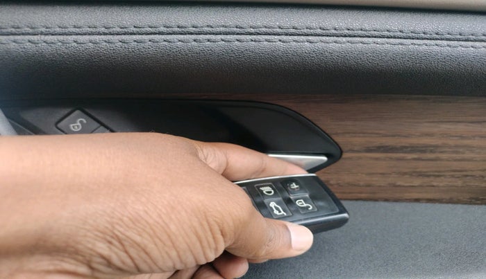 2020 Landrover DISCOVERY SPORT S, Diesel, Automatic, 1,31,196 km, interior