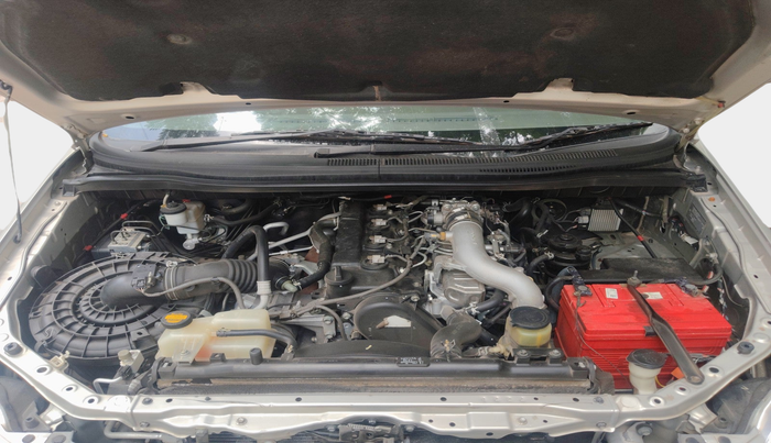 2013 Toyota Innova 2.5 GX 7 STR, Diesel, Manual, 1,18,642 km, exterior