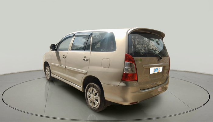 2013 Toyota Innova 2.5 GX 7 STR, Diesel, Manual, 1,18,642 km, exterior