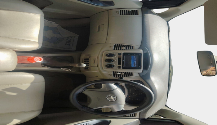 2013 Toyota Innova 2.5 GX 7 STR, Diesel, Manual, 1,18,642 km, interior