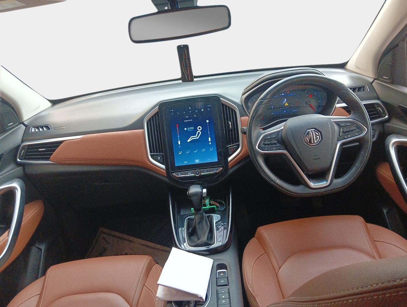 2022 MG HECTOR PLUS SHARP 1.5 PETROL TURBO CVT 6-STR, Petrol, Automatic, 50,606 km, interior