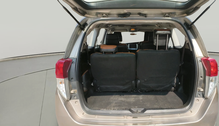 2017 Toyota Innova Crysta 2.4 VX 7 STR, Diesel, Manual, 1,49,207 km, exterior