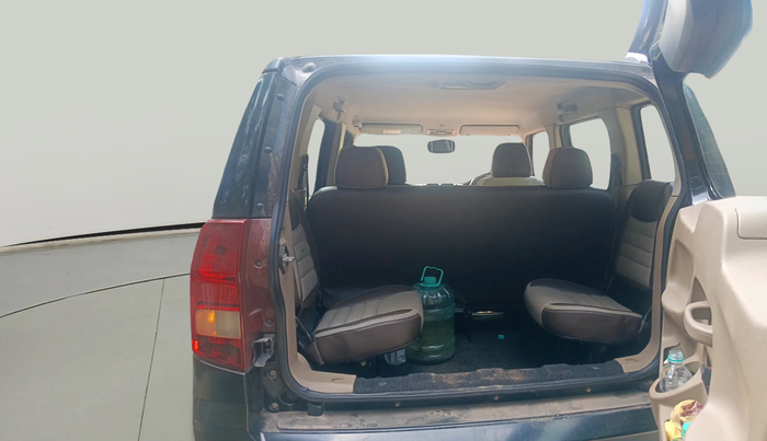 2017 Mahindra TUV300 T8, Diesel, Manual, 1,00,535 km, exterior