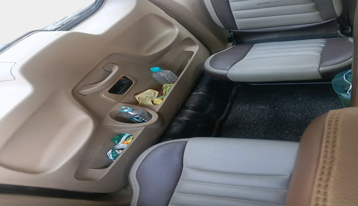 2017 Mahindra TUV300 T8, Diesel, Manual, 1,00,535 km, interior