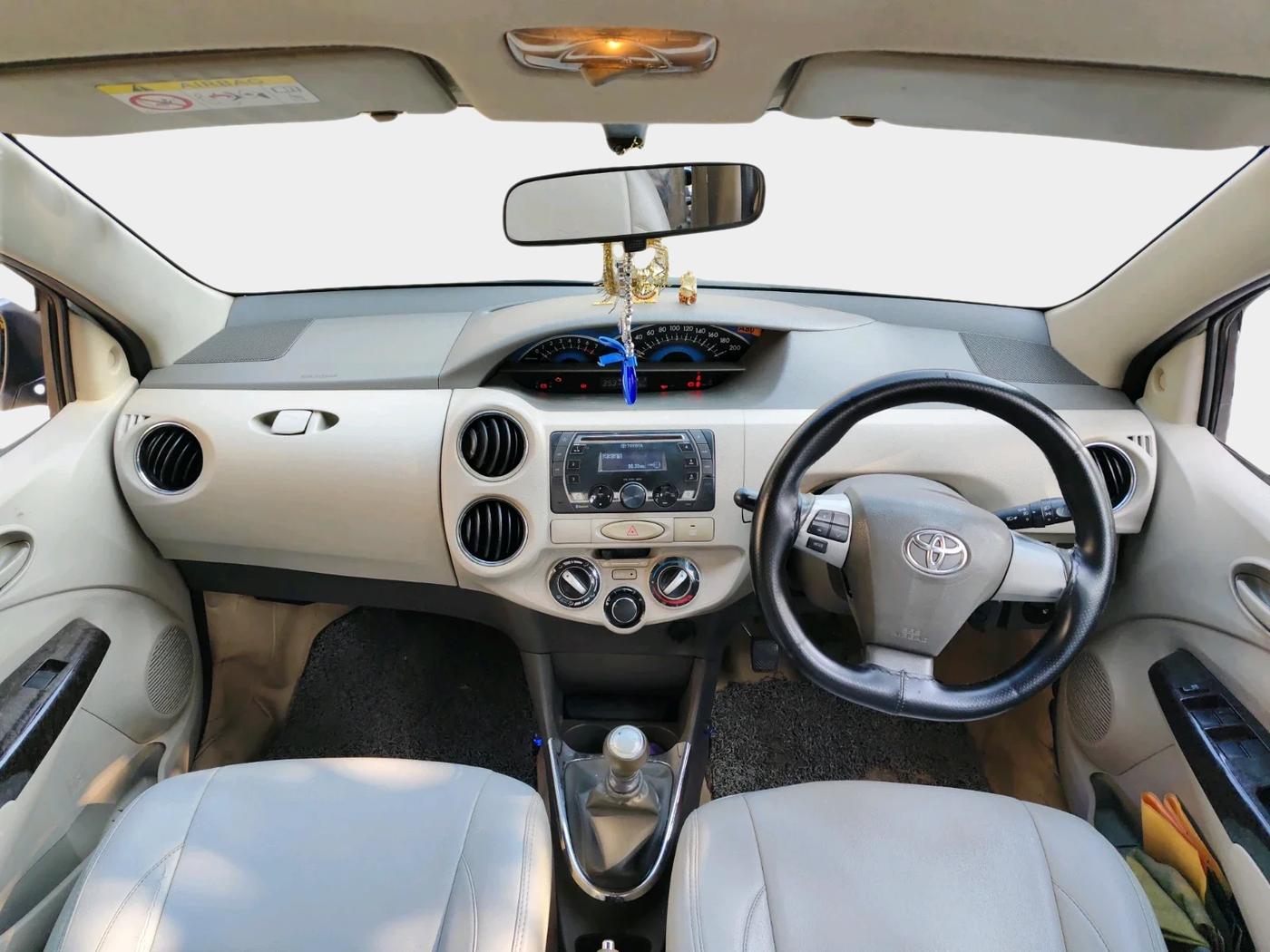 2015 Toyota Etios VX-D, Diesel, Manual, 2,46,836 km, interior