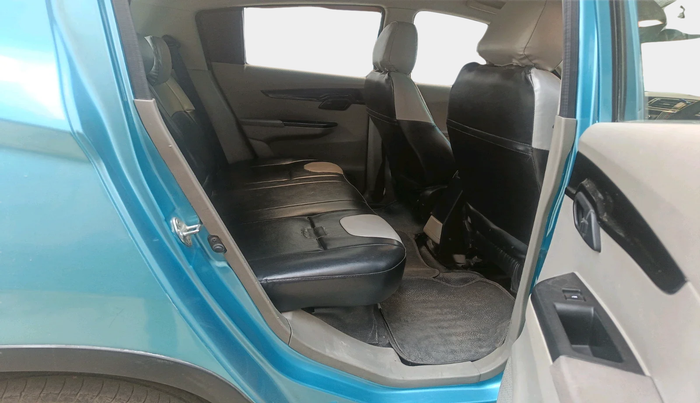 2016 Mahindra Kuv100 K8 D 5 STR, Diesel, Manual, 1,17,111 km, interior