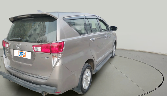 2017 Toyota Innova Crysta 2.4 VX 8 STR, Diesel, Manual, 2,17,585 km, exterior