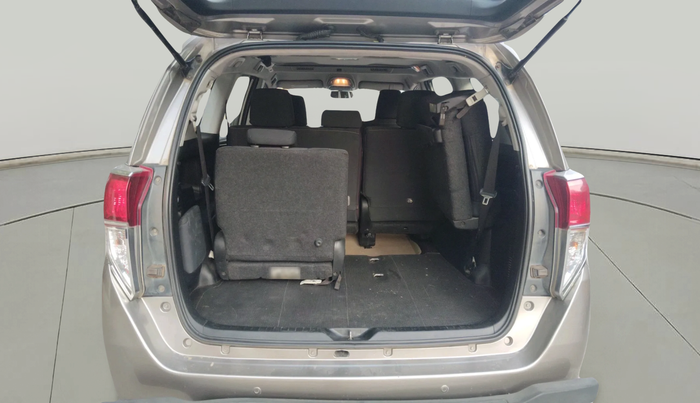 2017 Toyota Innova Crysta 2.4 VX 8 STR, Diesel, Manual, 2,17,585 km, exterior