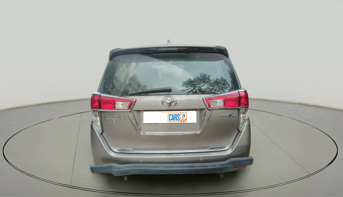 2017 Toyota Innova Crysta 2.4 VX 8 STR, Diesel, Manual, 2,17,585 km, exterior