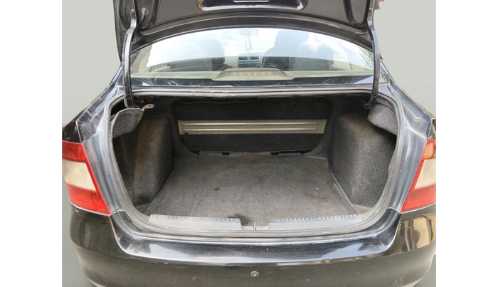 2013 Skoda Rapid AMBITION 1.6 TDI CR MT PLUS, Diesel, Manual, 1,60,000 km, exterior