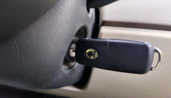 2013 Skoda Rapid AMBITION 1.6 TDI CR MT PLUS, Diesel, Manual, 1,60,000 km, interior