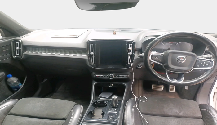 2020 Volvo XC 40 D4 R DESIGN, Diesel, Automatic, 80,356 km, interior