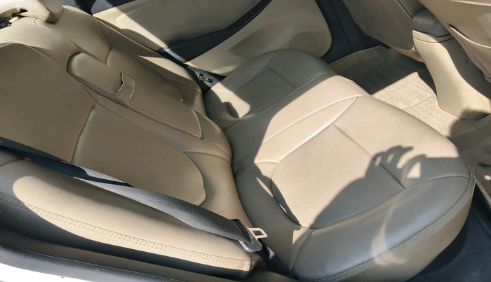 2015 Hyundai Verna FLUIDIC 1.6 CRDI SX, Diesel, Manual, 1,30,166 km, interior