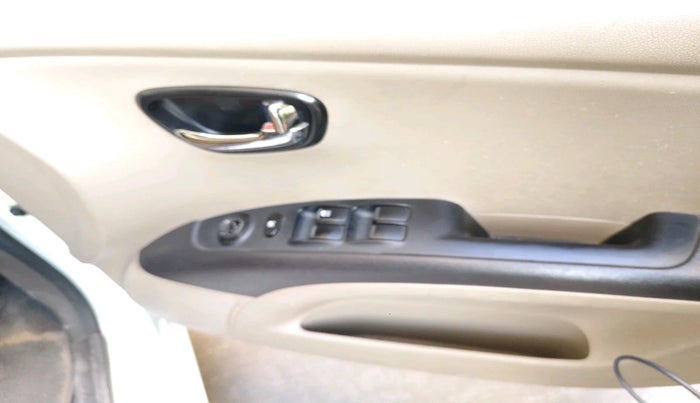 2012 Hyundai i10 ASTA 1.2 AT SUNROOF, Petrol, Automatic, 56,866 km, interior