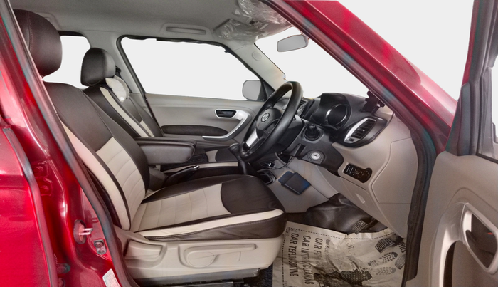 2017 Mahindra TUV300 T8, Diesel, Manual, 47,568 km, interior
