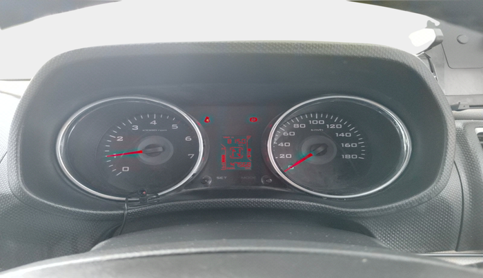 2017 Mahindra TUV300 T8, Diesel, Manual, 47,568 km, interior