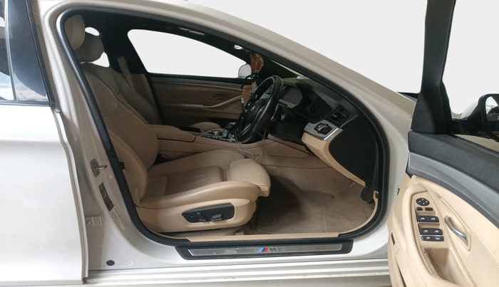 2017 BMW 5 Series 520D M SPORT, Diesel, Automatic, 65,607 km, interior