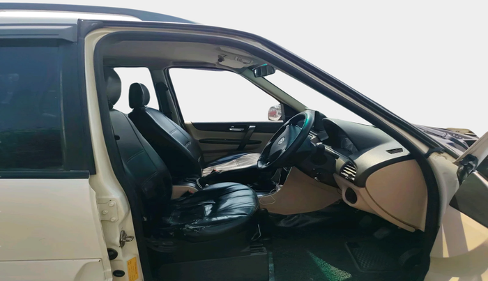 2013 Tata Safari Storme 2.2 LX 4X2, Diesel, Manual, 1,37,813 km, interior