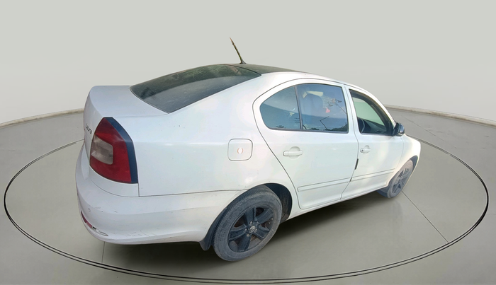 2010 Skoda Laura AMBIENTE 2.0 TDI CR MT, Diesel, Manual, 1,10,117 km, exterior