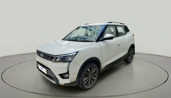 2021 Mahindra XUV300 W8 (O) 1.5 DIESEL, Diesel, Manual, 1,06,494 km, exterior