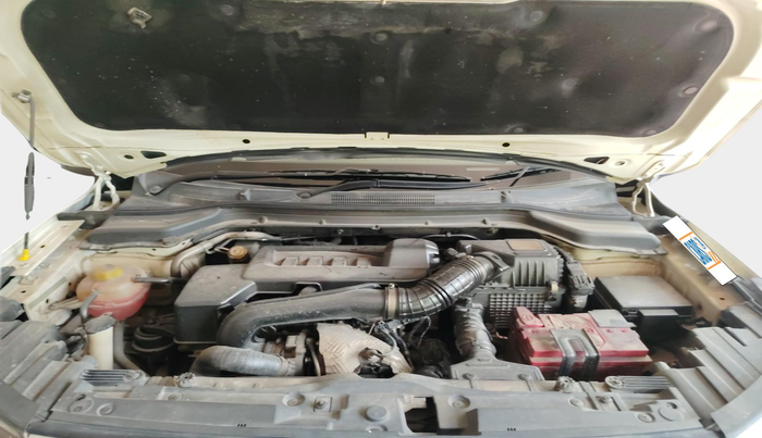 2021 Mahindra XUV300 W8 (O) 1.5 DIESEL, Diesel, Manual, 1,06,494 km, exterior