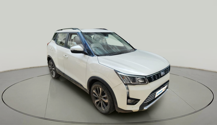 2021 Mahindra XUV300 W8 (O) 1.5 DIESEL, Diesel, Manual, 1,06,494 km, exterior