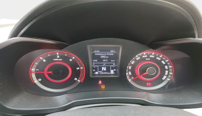 2021 Mahindra XUV300 W8 (O) 1.5 DIESEL, Diesel, Manual, 1,06,494 km, interior