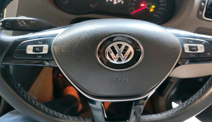 2015 Volkswagen Vento HIGHLINE 1.5 AT, Diesel, Automatic, 2,25,363 km, interior