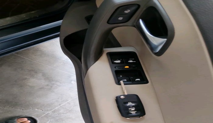 2015 Volkswagen Vento HIGHLINE 1.5 AT, Diesel, Automatic, 2,25,363 km, interior